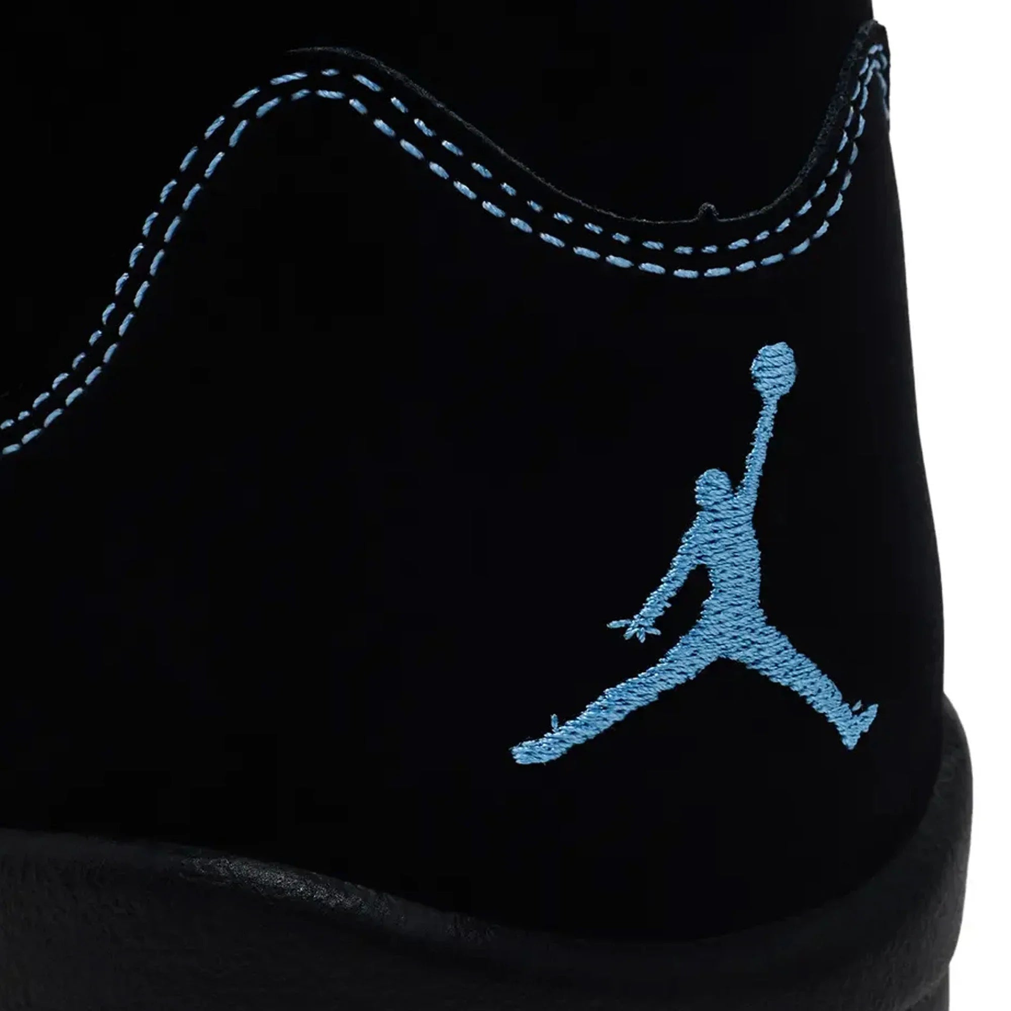 Air Jordan 5 Retro 'Black University Blue' (2026)