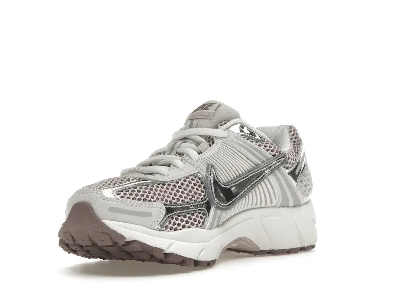 Nike Women's Zoom Vomero 5 Metallic Silver Platinum Violet Running Shoes,