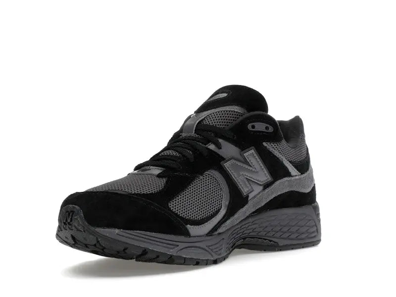 New Balance Men's 2002R Black Dark Grey,
